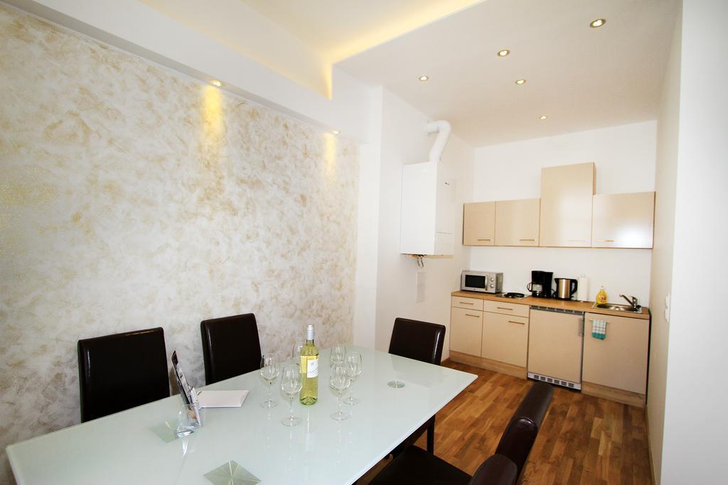 Aurellia Deluxe Apartments Виена Стая снимка