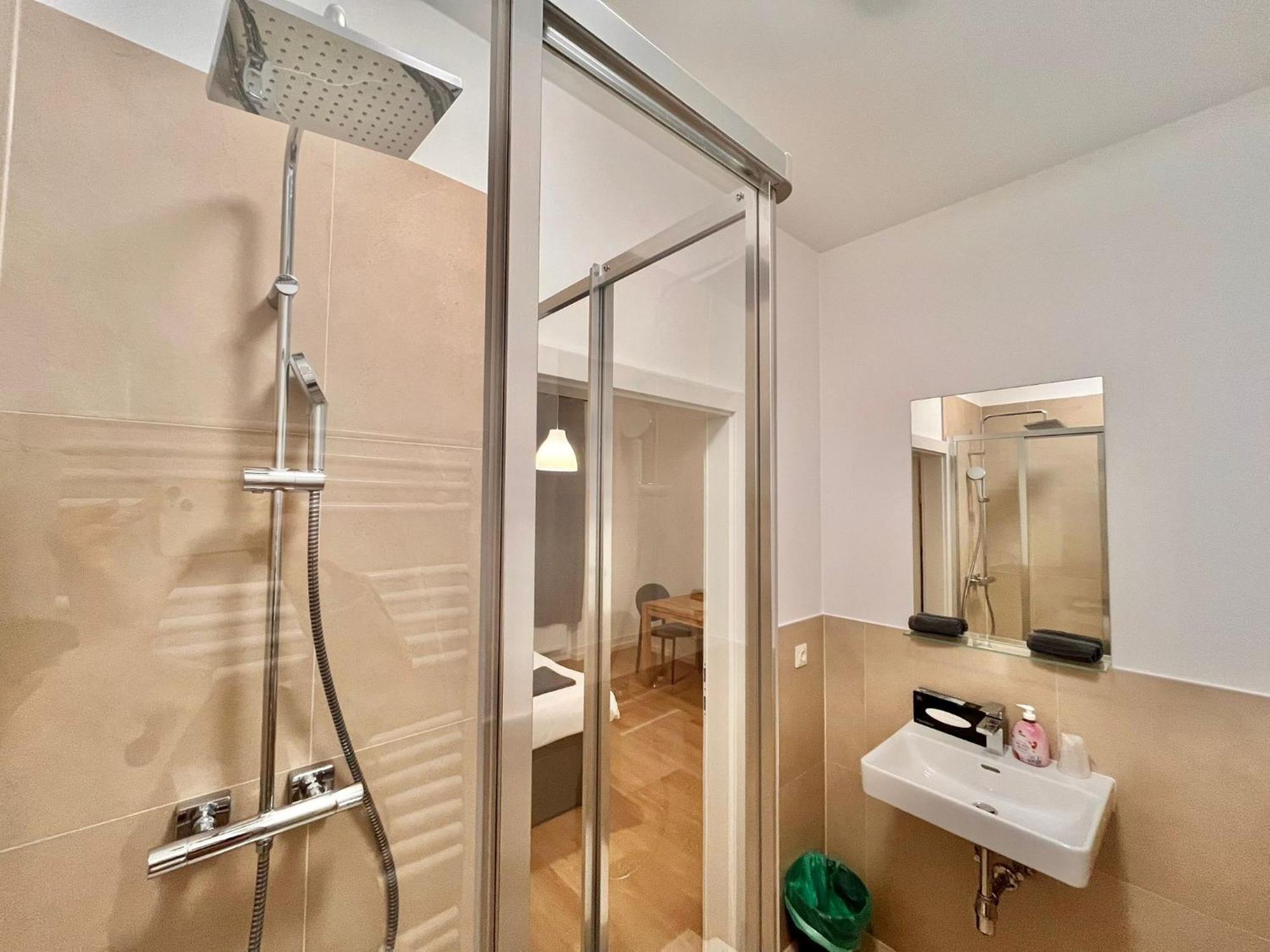 Aurellia Deluxe Apartments Виена Екстериор снимка